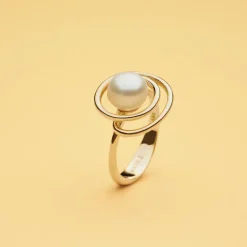 SWIRL W PEARL RING